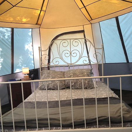 Camping Au Lac Du Drennec Glamping Tent Commana 外观 照片